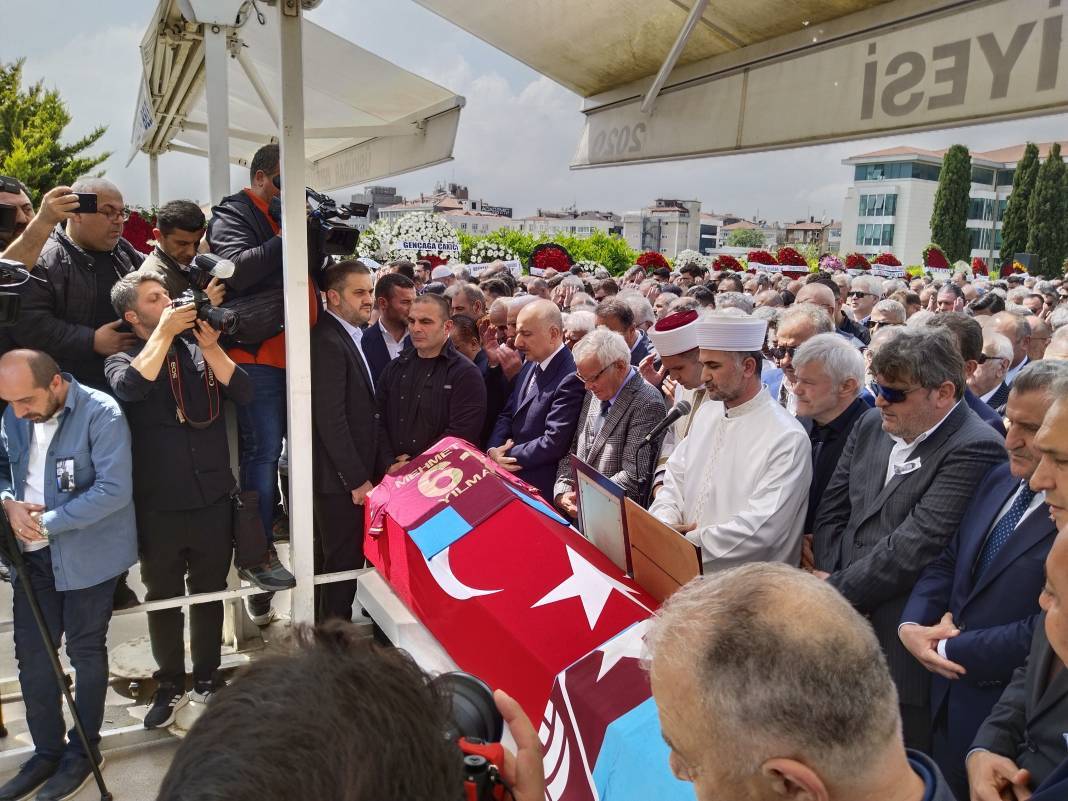 Süleyman Soylu ile İmamoğlu Mehmet Ali Yılmaz'ın cenazesinde aynı karede. İşte Soylu'nun hali 8